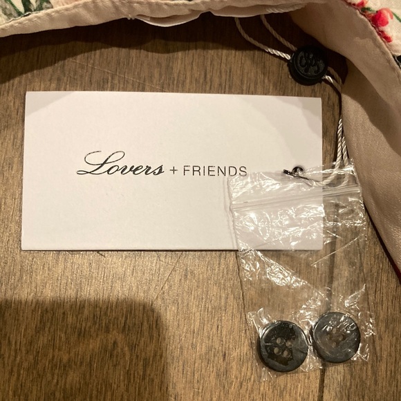 Lovers + Friends‎ Marty Top in Peony Floral Large - Picture 4 of 6